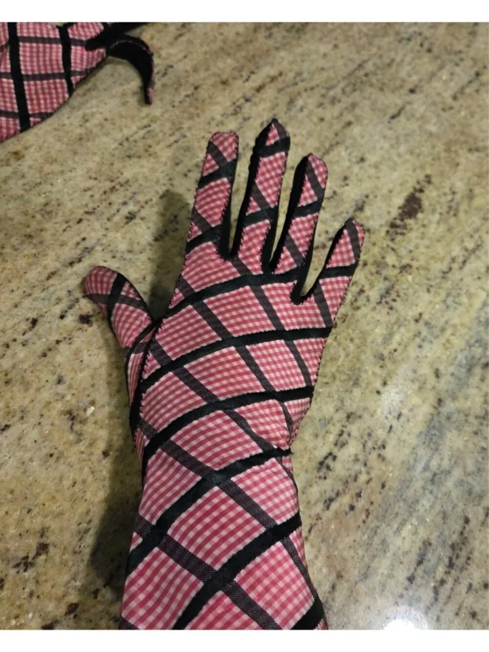 Vintage Womens Size L Pink Black Plaid Stretch Gloves Stretch *Hole Pinup